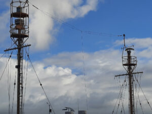 antenna at top of masts